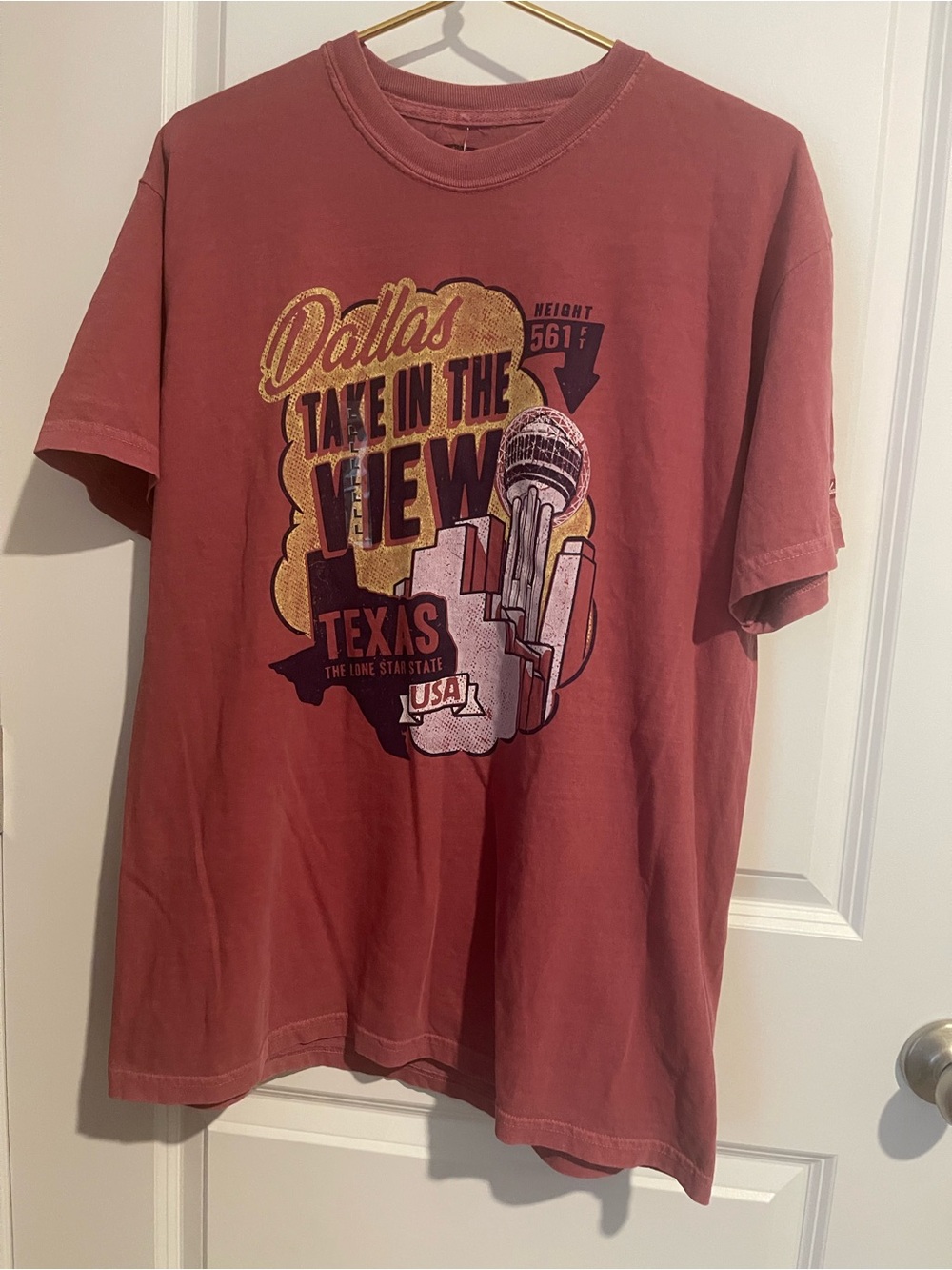 Dallas Graphic Tee - Red Rust Short Sleeve Shirt Mens L NEW 22 pit to pit 28L